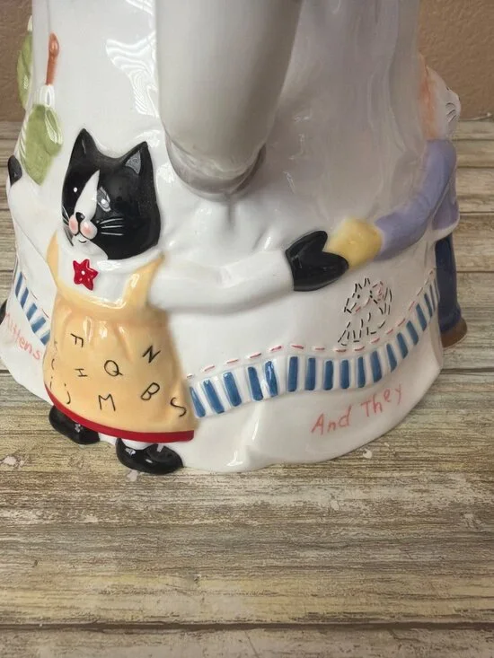 Dept 56 Three Little Kittens Storybook Collection Ceramic Teapot Cookie Jar - Picture 6 of 16